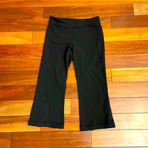 Black lululemon tadadana slit size 6